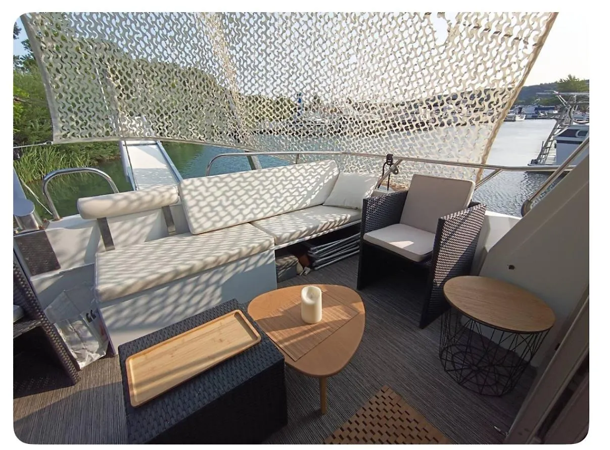 Nuit Insolite Et Cocon Valence  Bateau-hôtel