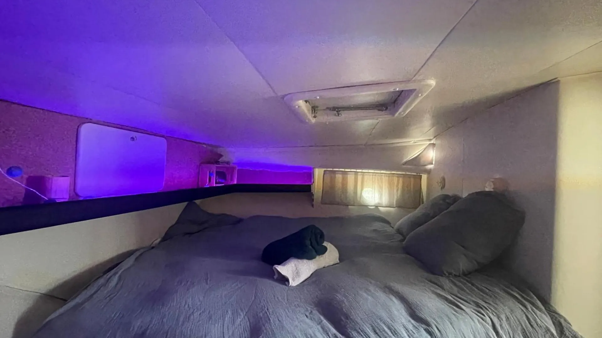 Bateau-hôtel Nuit Insolite Et Cocon Valence